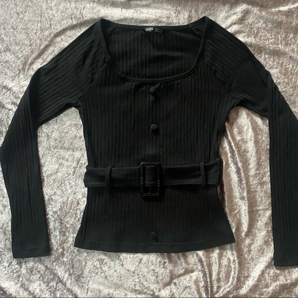 Black longsleeve belted top, nonfunctional buttons - Picture 2 of 6